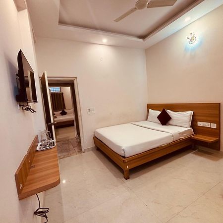 Seema Palace Inn 1 Km From Railwaystaion 迈索尔 外观 照片