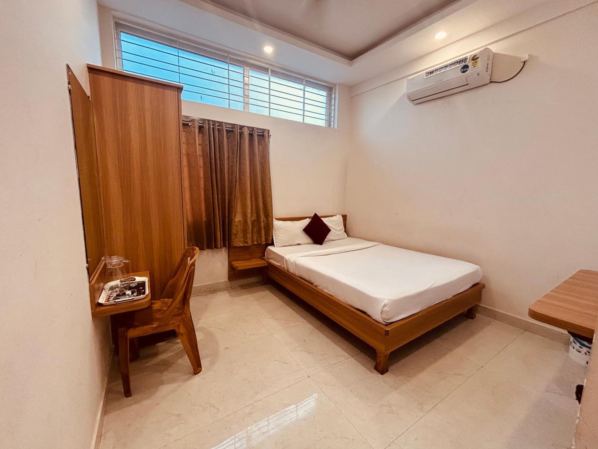 Seema Palace Inn 1 Km From Railwaystaion 迈索尔 外观 照片