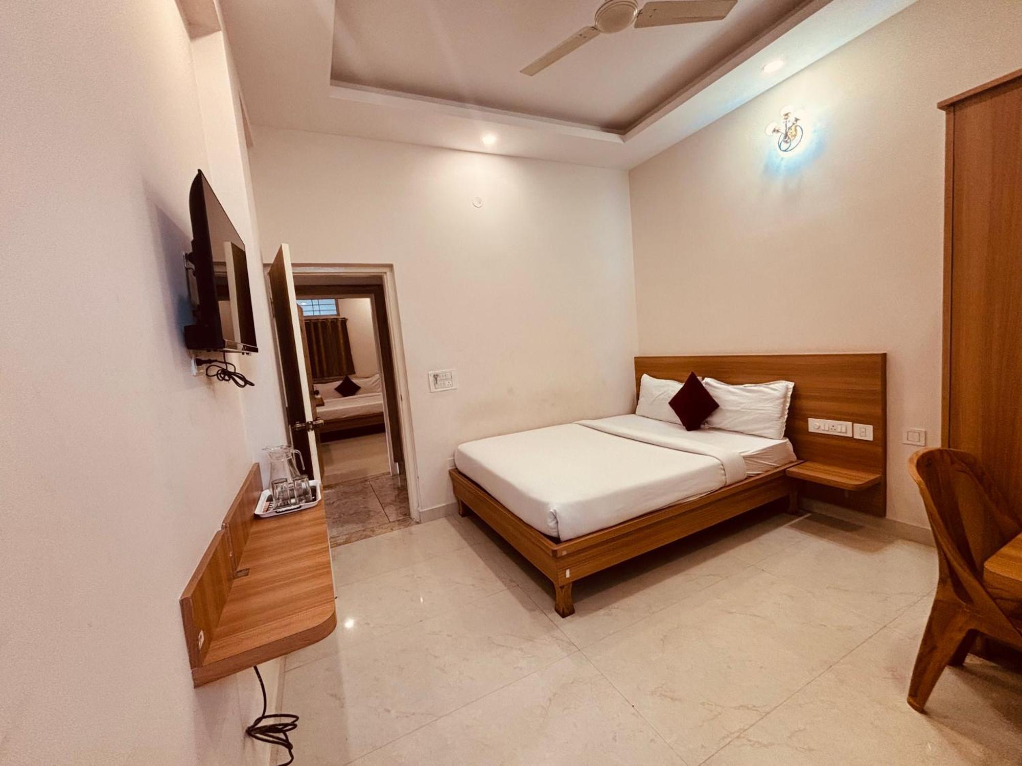 Seema Palace Inn 1 Km From Railwaystaion 迈索尔 外观 照片