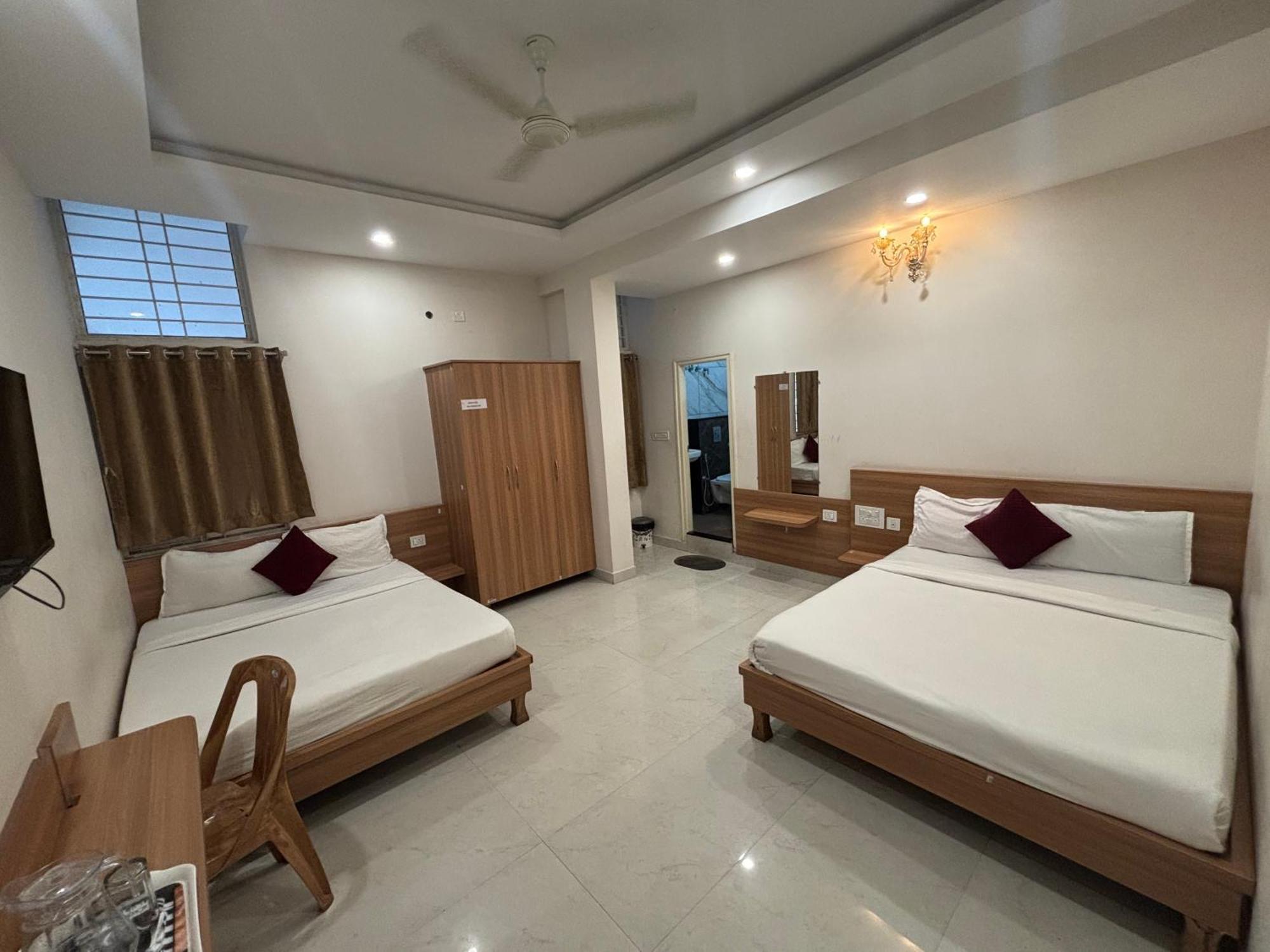 Seema Palace Inn 1 Km From Railwaystaion 迈索尔 外观 照片